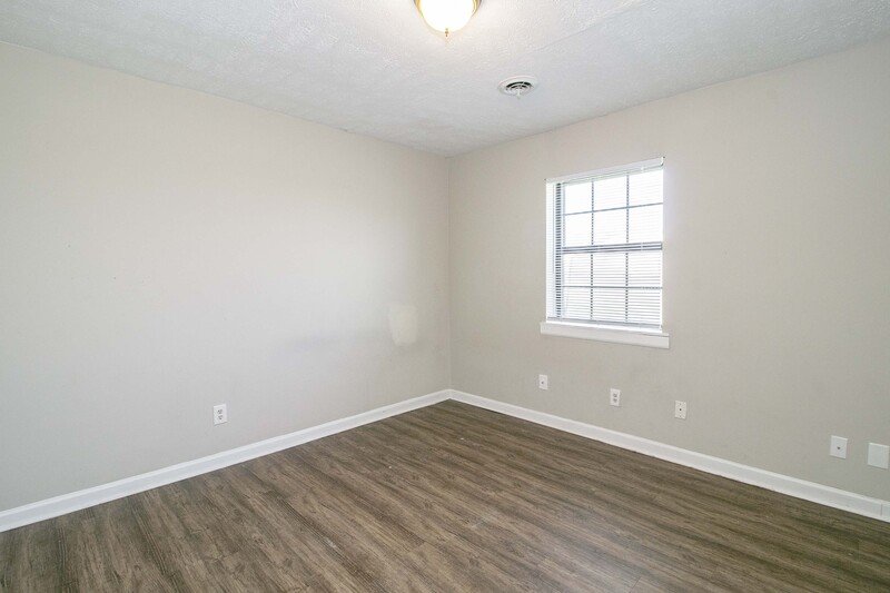*** $500 DEPOSIT MOVE IN SPECIAL *** property image