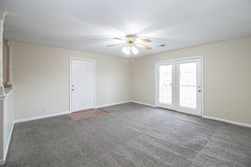 *** Minutes to the airport side of Clarksville! *** property image