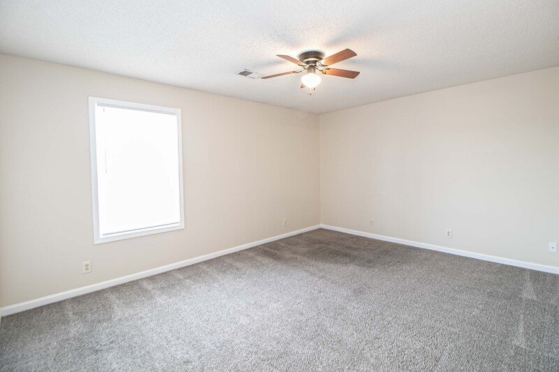 *** Minutes to the airport side of Clarksville! *** property image