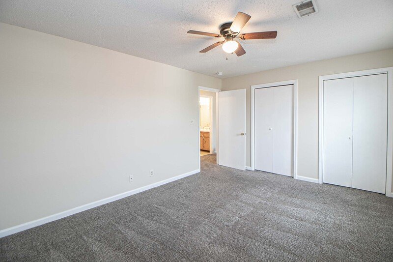 *** Minutes to the airport side of Clarksville! *** property image