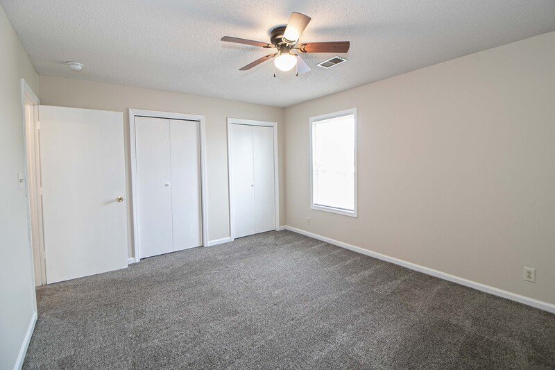 *** Minutes to the airport side of Clarksville! *** property image