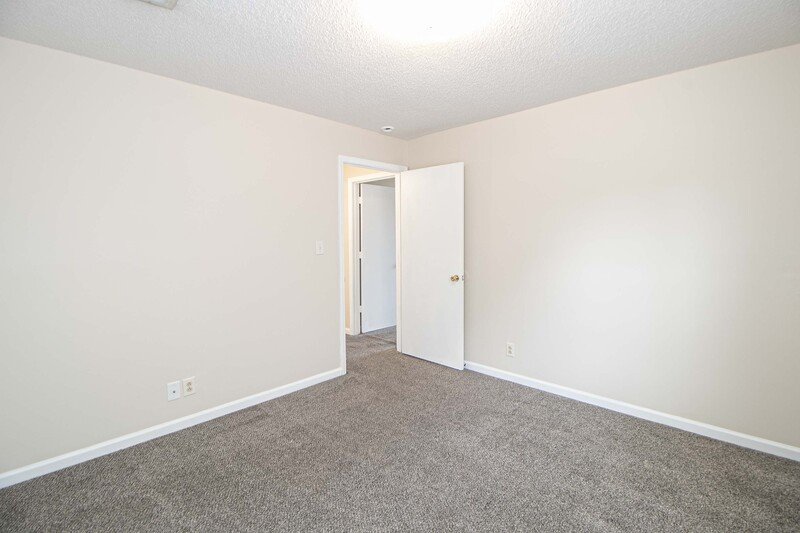 *** Minutes to the airport side of Clarksville! *** property image