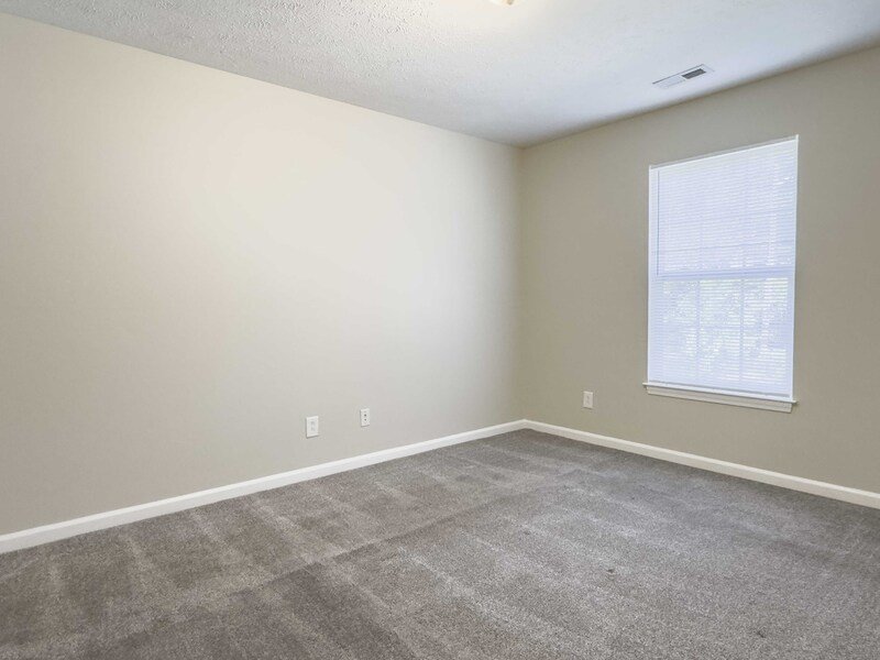 *** Minutes to Madison Drive and the Lowes/Publix shopping area *** property image