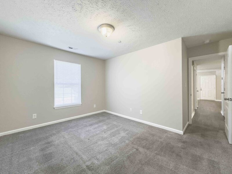*** Minutes to Madison Drive and the Lowes/Publix shopping area *** property image