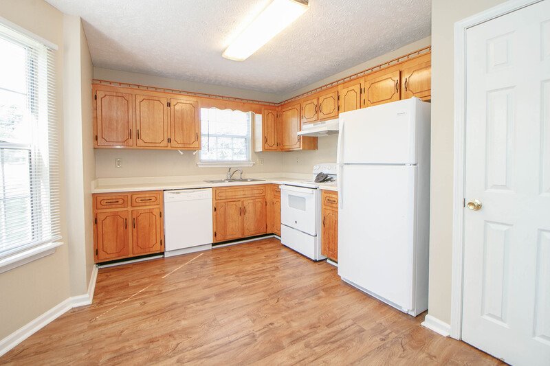 *** One Small Dog Friendly- Standard Breed Restrictions Apply *** property image