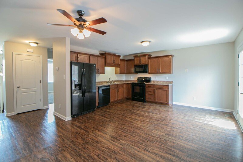 *** $500 DEPOSIT & 2 WKS FREE W/ NEW LEASE SPECIAL *** property image