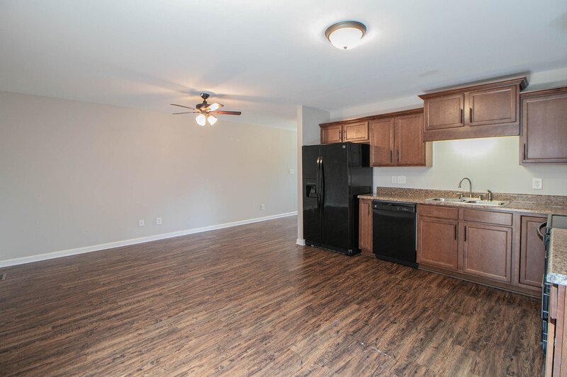 *** $500 DEPOSIT & 2 WKS FREE W/ NEW LEASE SPECIAL *** property image