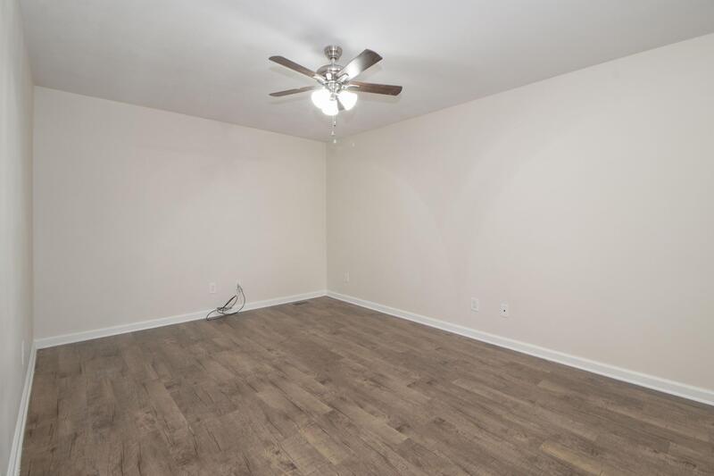 *** $500 DEPOSIT & 2 WKS FREE W/ NEW LEASE MOVE IN SPECIAL *** property image
