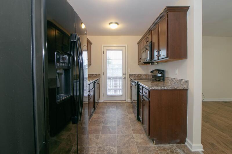 *** $500 DEPOSIT & 2 WKS FREE W/ NEW LEASE MOVE IN SPECIAL *** property image