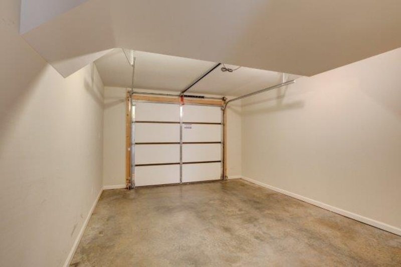 *** $500 DEPOSIT & 2 WKS FREE W/ NEW LEASE MOVE IN SPECIAL *** property image