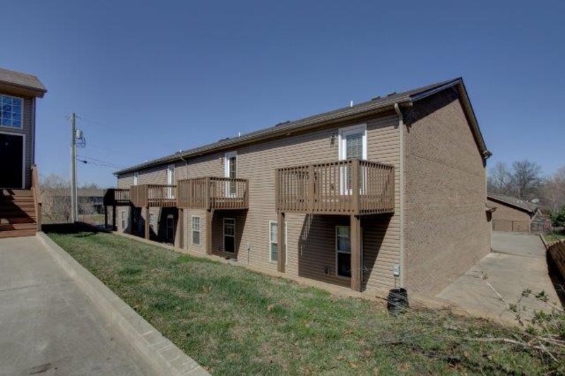 *** $500 DEPOSIT & 2 WKS FREE W/ NEW LEASE MOVE IN SPECIAL *** property image