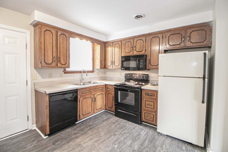 *** $500 DEPOSIT MOVE IN SPECIAL *** property image