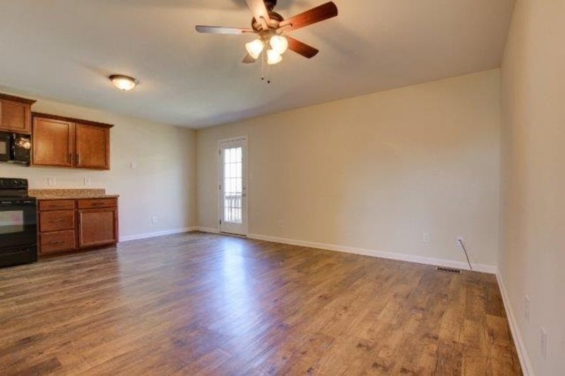 *** $500 DEPOSIT & 2 WKS FREE W/ NEW LEASE MOVE IN SPECIAL *** property image