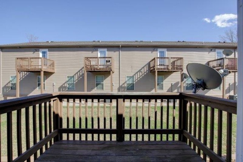 *** $500 DEPOSIT & 2 WKS FREE W/ NEW LEASE MOVE IN SPECIAL *** property image