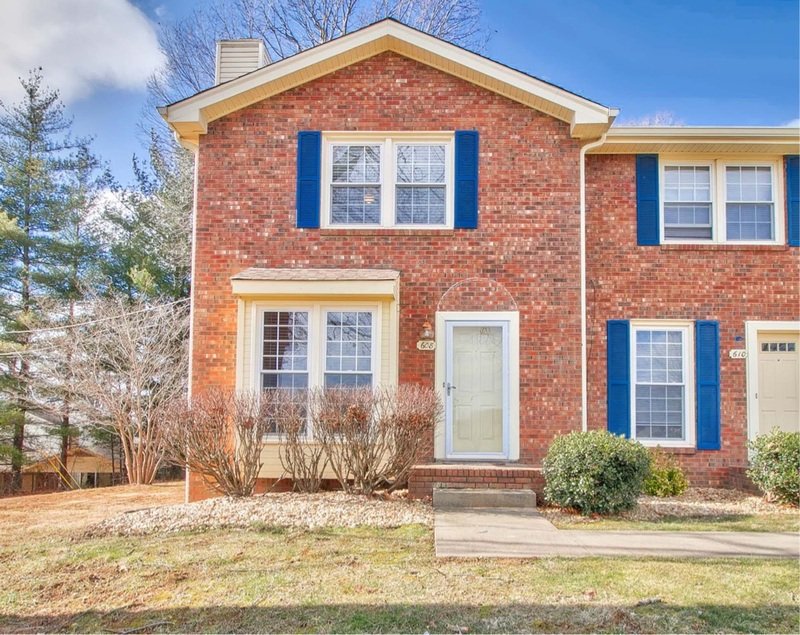 Beautiful Sango End-Unit Condo Near Exit 11 property image