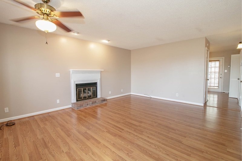 Beautiful Sango End-Unit Condo Near Exit 11 property image