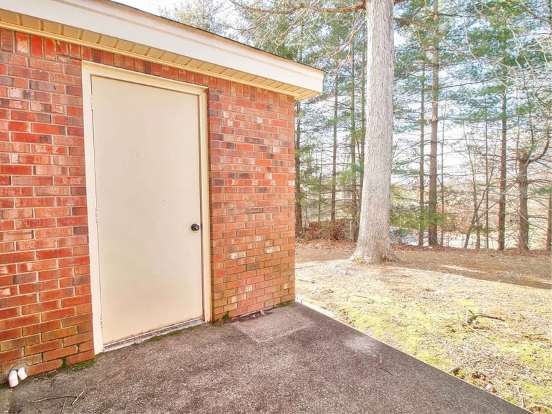 Beautiful Sango End-Unit Condo Near Exit 11 property image