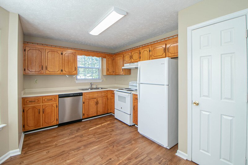 *** $500 DEPOSIT MOVE IN SPECIAL *** property image