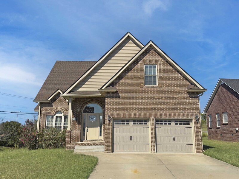 *** $1000 DEPOSIT MOVE IN SPECIAL *** (Restricted Breeds Welcome!) property image