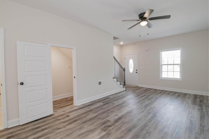 *** Great Central Location off Peachers Mill & Providence Blvd! *** property image