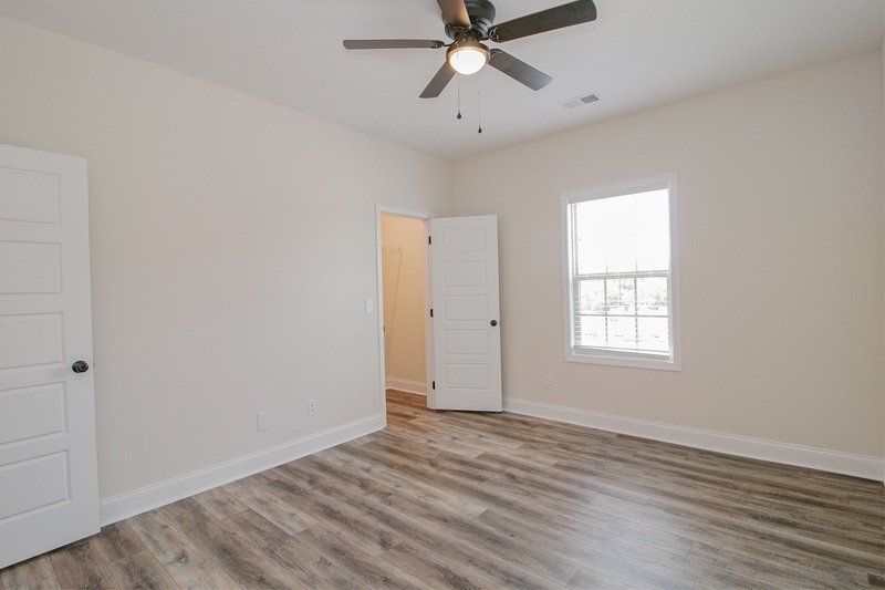 *** Great Central Location off Peachers Mill & Providence Blvd! *** property image