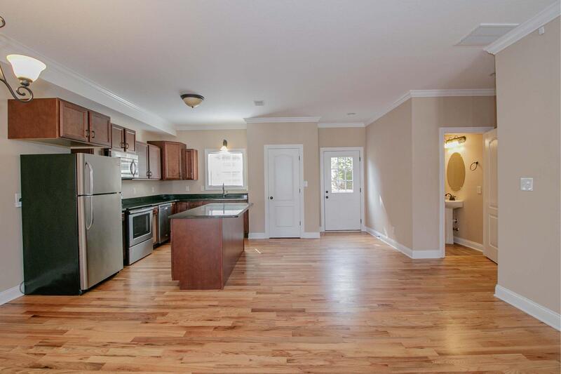 *** $500 DEPOSIT MOVE IN SPECIAL *** property image