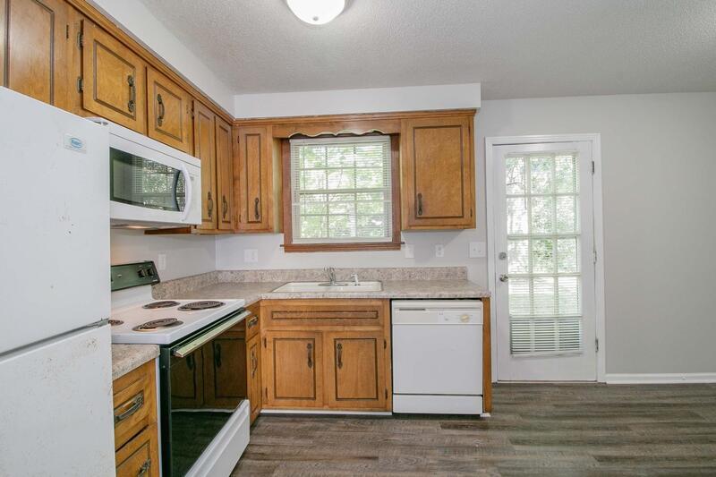 *** $500 DEPOSIT MOVE IN SPECIAL / 6 MONTH LEASE OPTION *** property image