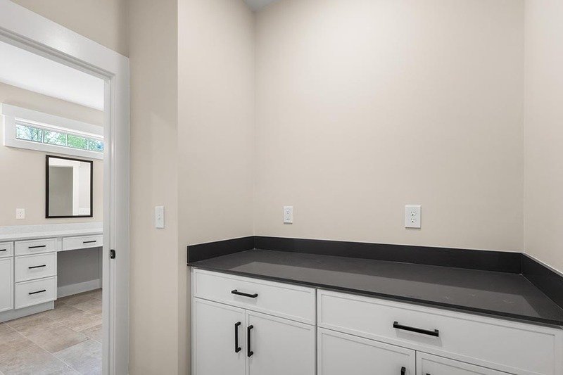 *** NO PETS PLEASE / $500 DEPOSIT MOVE IN DEPOSIT SPECIAL *** property image