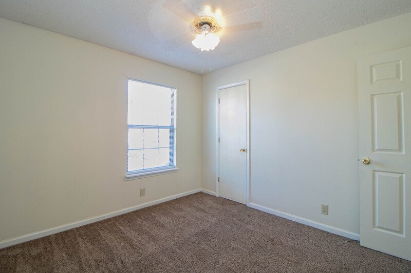 *** PET FRIENDLY- Standard Breed Restrictions Apply! *** property image