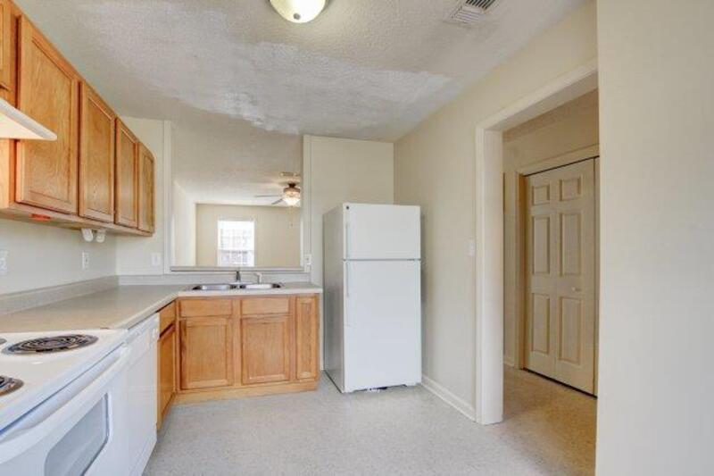 *** PET FRIENDLY- Centrally located to WIlma Rudolph Blvd & 101st Blvd *** property image