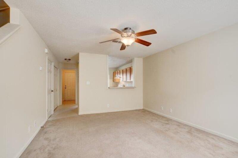 *** PET FRIENDLY- Centrally located to WIlma Rudolph Blvd & 101st Blvd *** property image