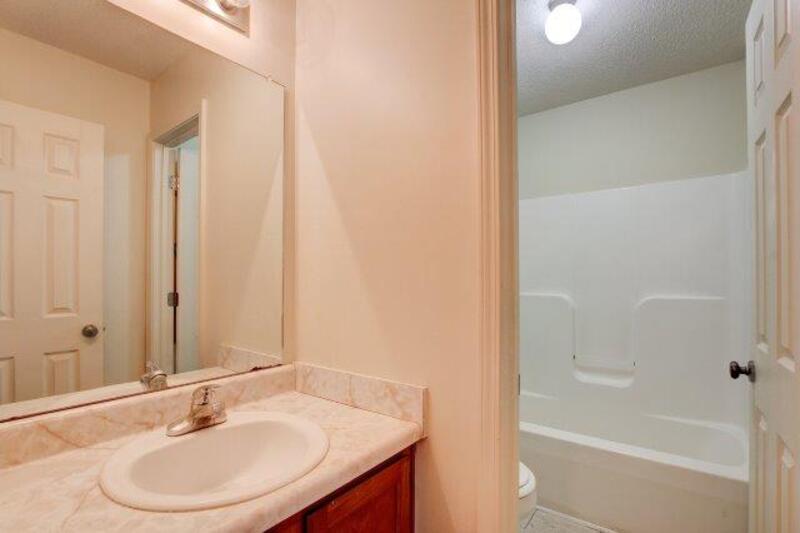 *** PET FRIENDLY- Centrally located to WIlma Rudolph Blvd & 101st Blvd *** property image