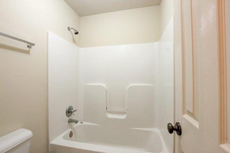 *** PET FRIENDLY- Centrally located to WIlma Rudolph Blvd & 101st Blvd *** property image