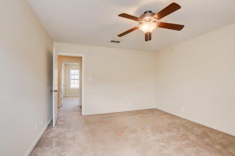 *** PET FRIENDLY- Centrally located to WIlma Rudolph Blvd & 101st Blvd *** property image