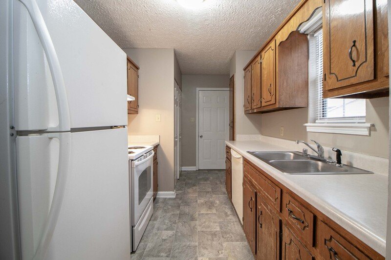 *** $500 DEPOSIT & 2 WKS FREE w/ 13 MO. LEASE MOVE IN SPECIAL / RESTRICTED BREEDS OK *** property image