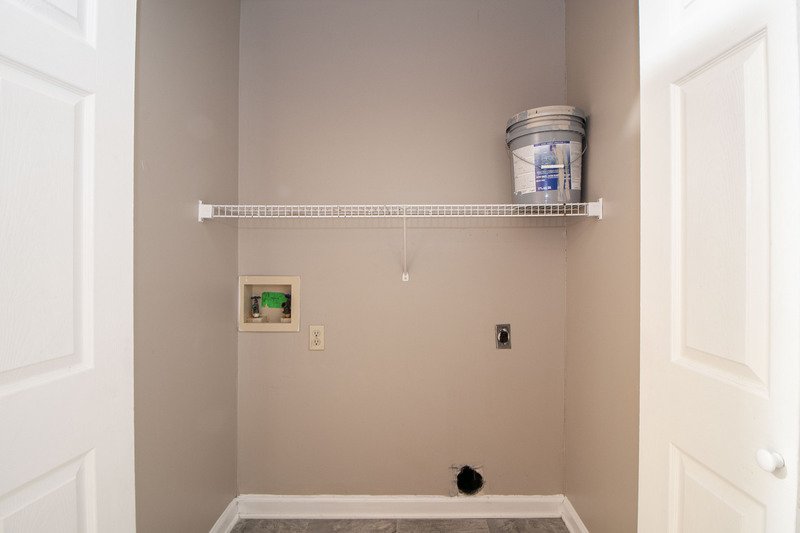 *** $500 DEPOSIT & 2 WKS FREE w/ 13 MO. LEASE MOVE IN SPECIAL / RESTRICTED BREEDS OK *** property image