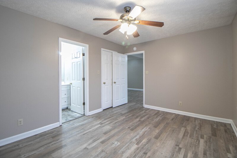 *** $500 DEPOSIT & 2 WKS FREE w/ 13 MO. LEASE MOVE IN SPECIAL / RESTRICTED BREEDS OK *** property image