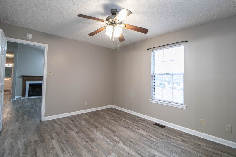 *** $500 DEPOSIT & 2 WKS FREE w/ 13 MO. LEASE MOVE IN SPECIAL / RESTRICTED BREEDS OK *** property image