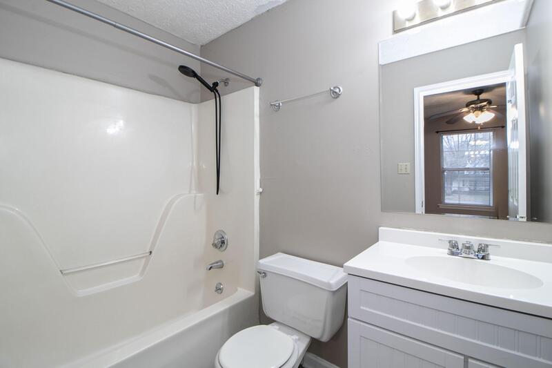 *** $500 DEPOSIT & 2 WKS FREE w/ 13 MO. LEASE MOVE IN SPECIAL / RESTRICTED BREEDS OK *** property image