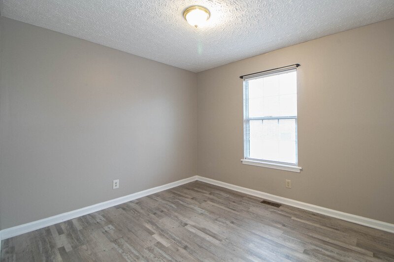 *** $500 DEPOSIT & 2 WKS FREE w/ 13 MO. LEASE MOVE IN SPECIAL / RESTRICTED BREEDS OK *** property image