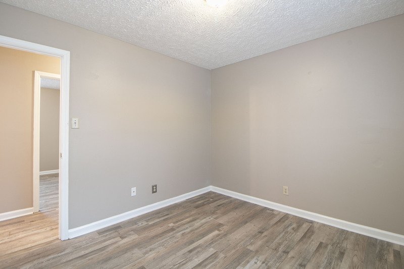 *** $500 DEPOSIT & 2 WKS FREE w/ 13 MO. LEASE MOVE IN SPECIAL / RESTRICTED BREEDS OK *** property image