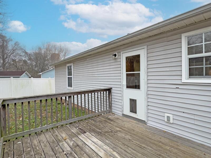 *** $500 DEPOSIT & 2 WKS FREE w/ 13 MO. LEASE MOVE IN SPECIAL / RESTRICTED BREEDS OK *** property image