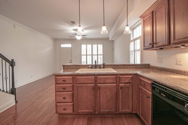 *** MOMENTS TO APSU CAMPUS! *** property image