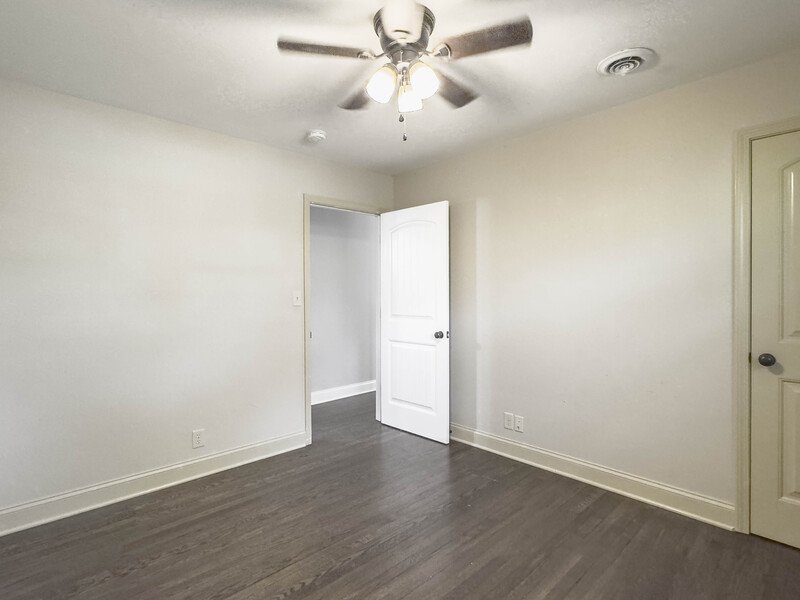 Located near Madison Street Publix shopping area! property image