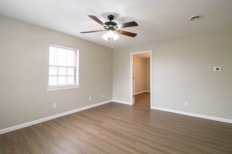 *** $500 DEPOSIT MOVE IN SPECIAL  *** property image