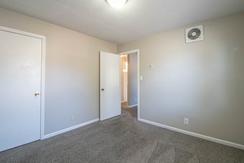 *** $500 DEPOSIT MOVE IN SPECIAL *** property image