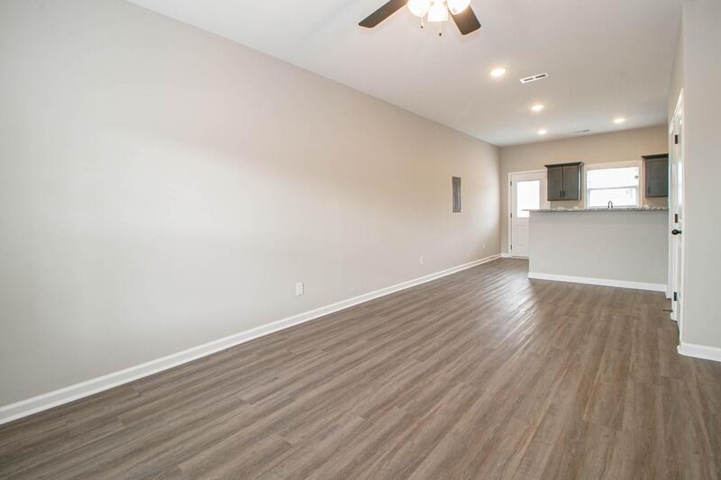 *** $500 DEPOSIT MOVE IN SPECIAL *** property image