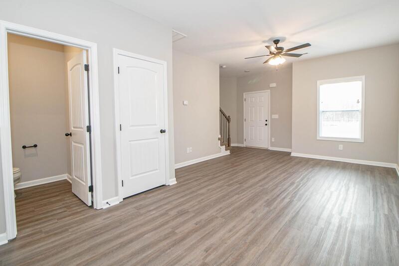 *** $500 DEPOSIT MOVE IN SPECIAL *** property image