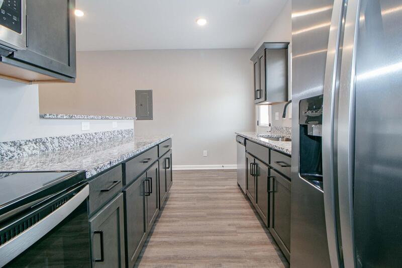 *** $500 DEPOSIT MOVE IN SPECIAL *** property image