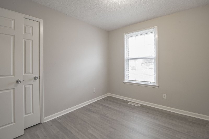 *** SMALL PET FRIENDLY *** property image